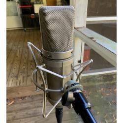Neumann U87Ai with EA 87 Shock Mount